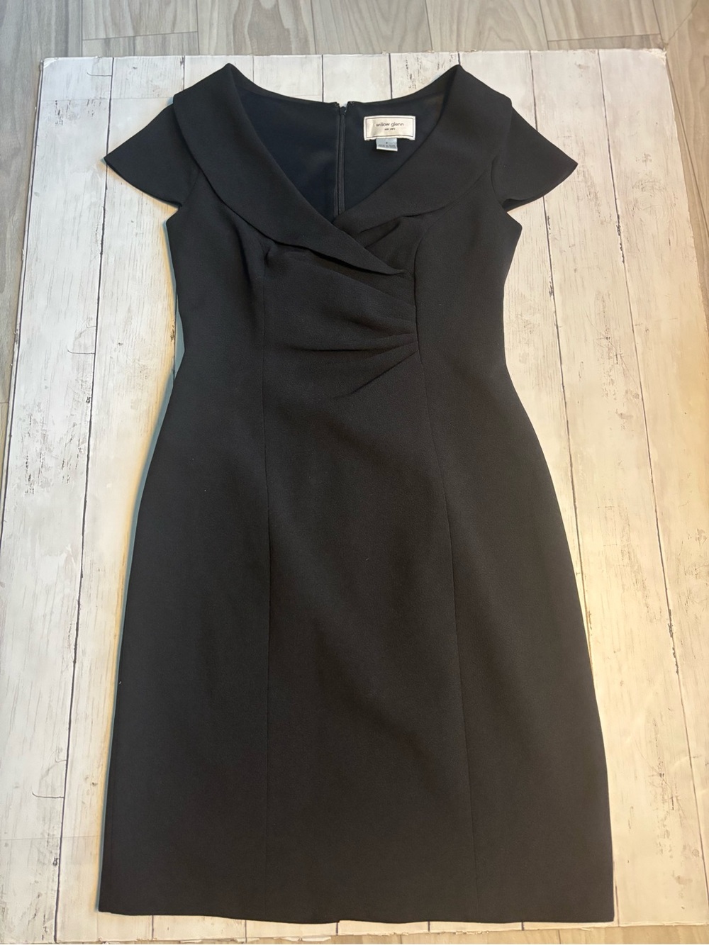 Willow Glenn White House Black Market Black Cap-Sleeve Midi Dress